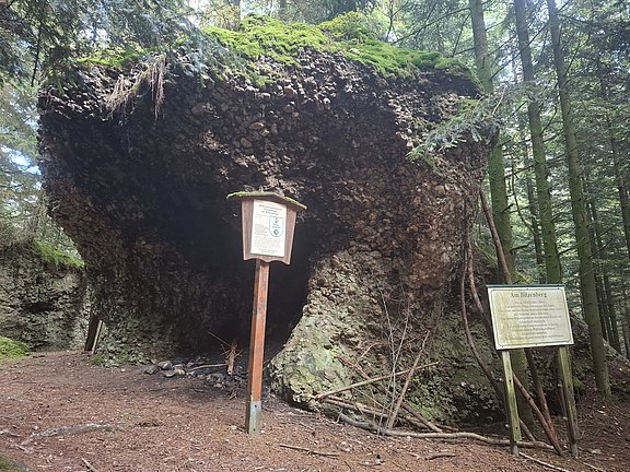 Konglomeratfelsen_in_Rainbach.jpg  
